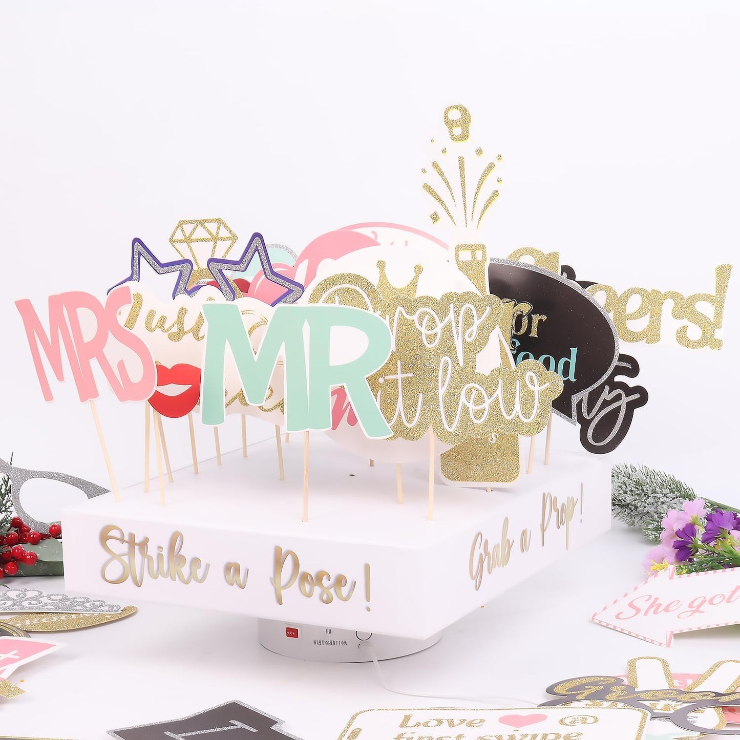 Pastel Wedding Photo Props (60 Pieces)